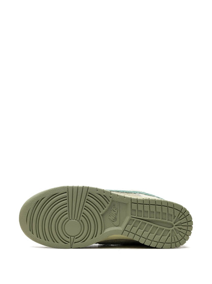 Dunk Low Olive Aura